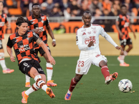 欧篮联赛程吃紧，里昂集结日强势反弹，质疑声仍在，团队化学反应显著