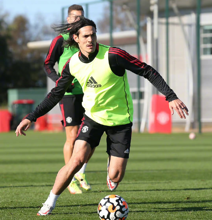 ayx-里尔发布备战花絮；国际比赛日远射贴柱；英超任务艰巨；更衣室氛围转暖-ayx