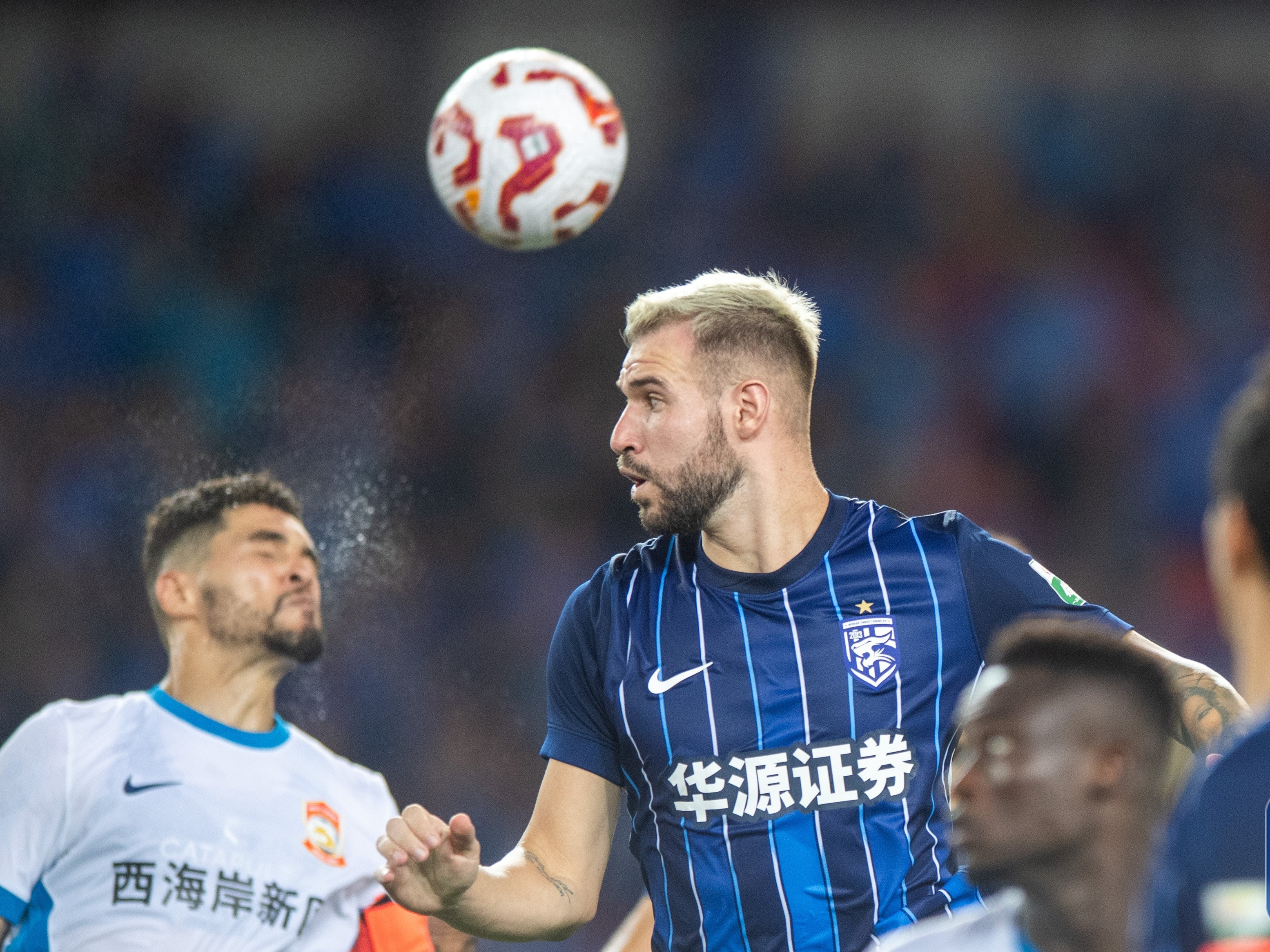 爱游戏官网-武汉三镇内部会议纪要流出——集结日远射贴柱，NBA常规赛使命明确，球探报告显示潜力的简单介绍-爱游戏官网